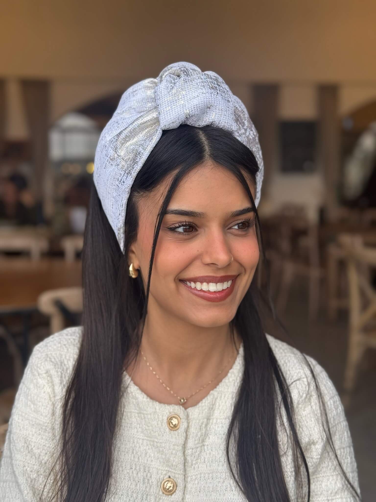 סרט קשירה לשיער רשת משופשפת לבן וזהב