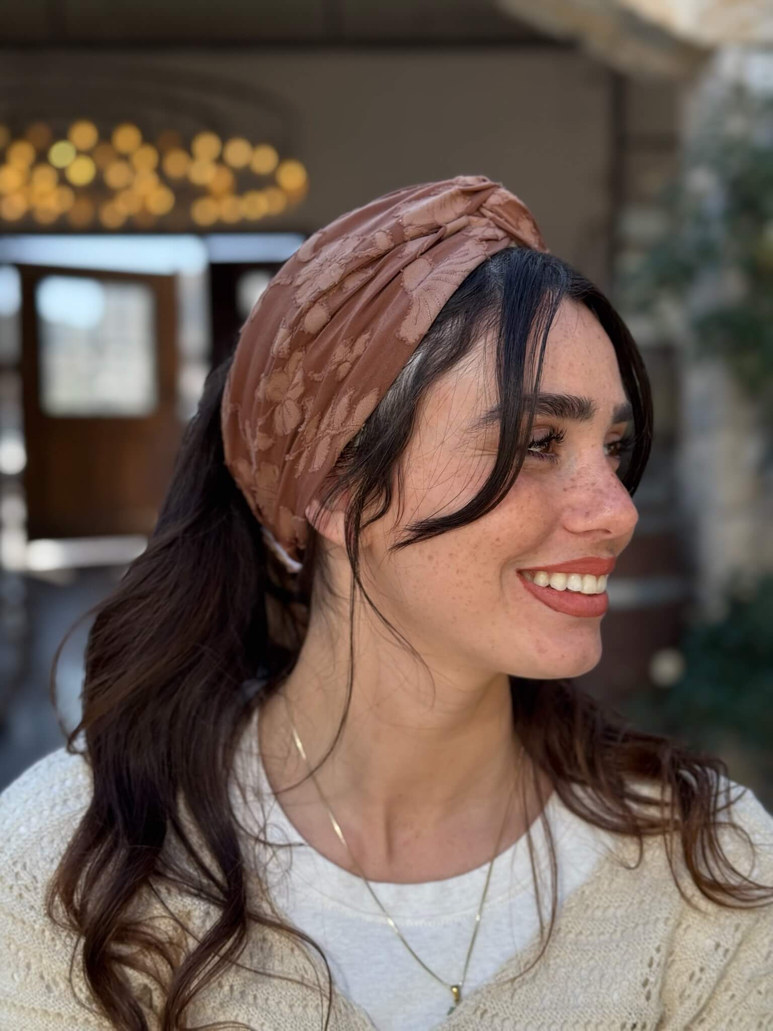 מיני טורבן פרחוני חום צבע על צבע