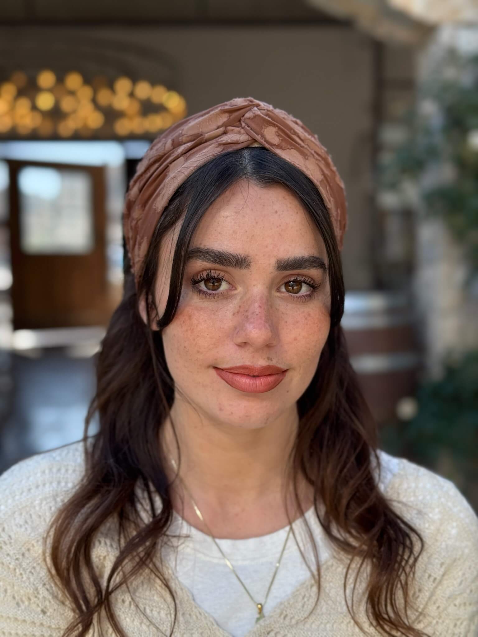 מיני טורבן פרחוני חום צבע על צבע