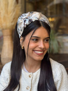 סרט לשיער שיפון שמנת עם שיפשופים תכלת ושחור