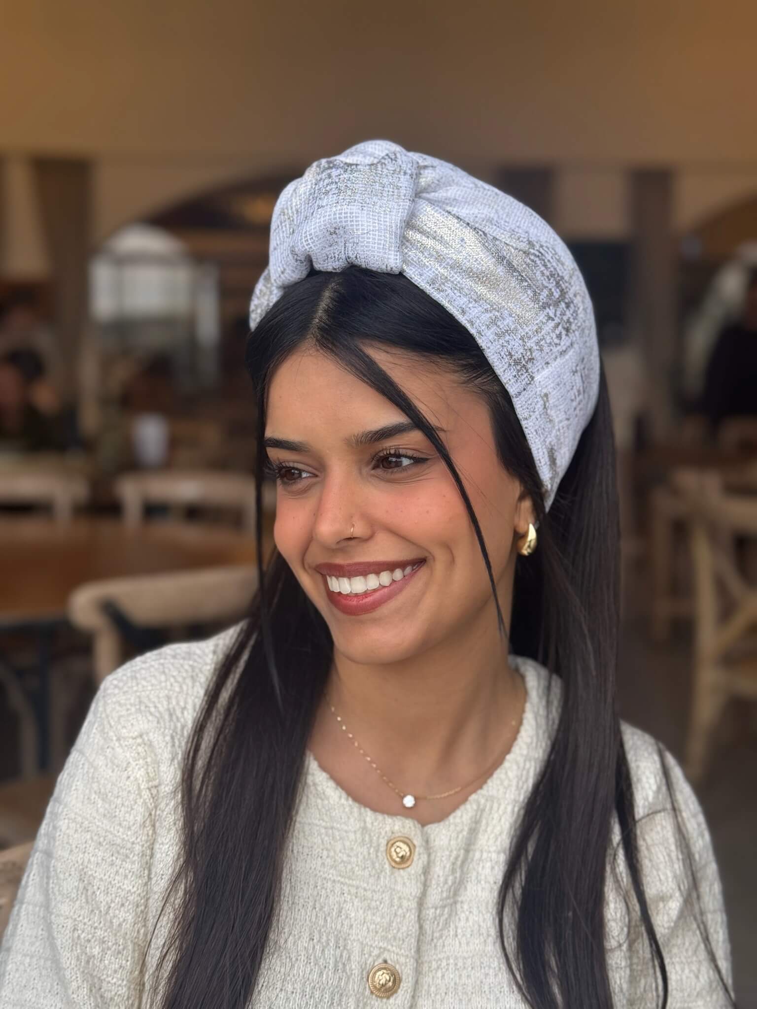 סרט קשירה לשיער רשת משופשפת  לבן וזהב