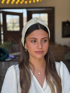 טורבן ברוקרט דק אוף וויט ופסים זהב עדין