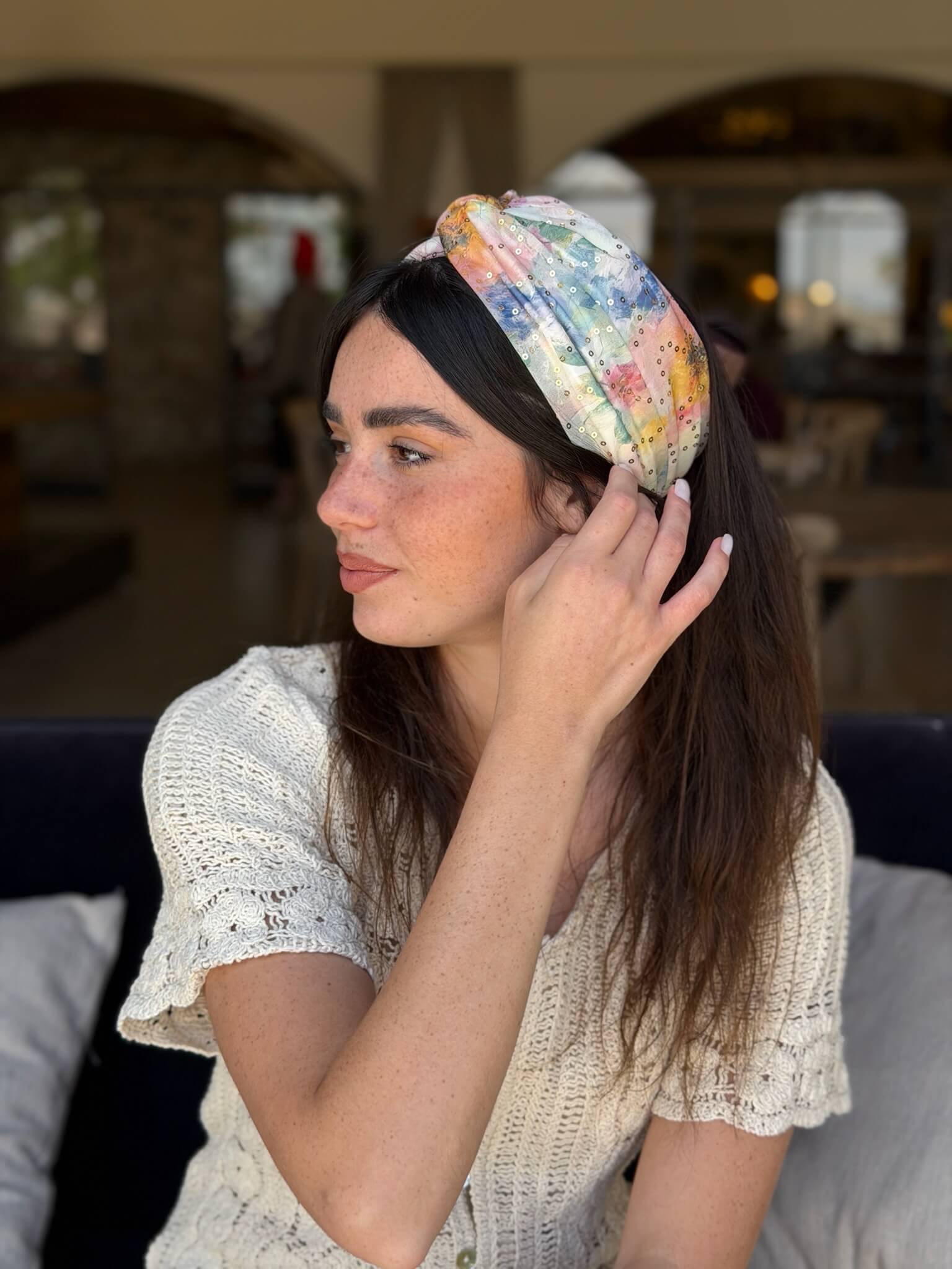 מיני טורבן שיפון עם פייט זהב עדין פירחוני מעושן צבעי פסטל